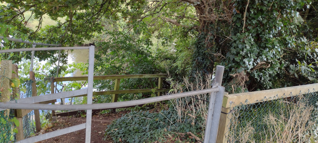 Delapidated gate Southbourne River Stour